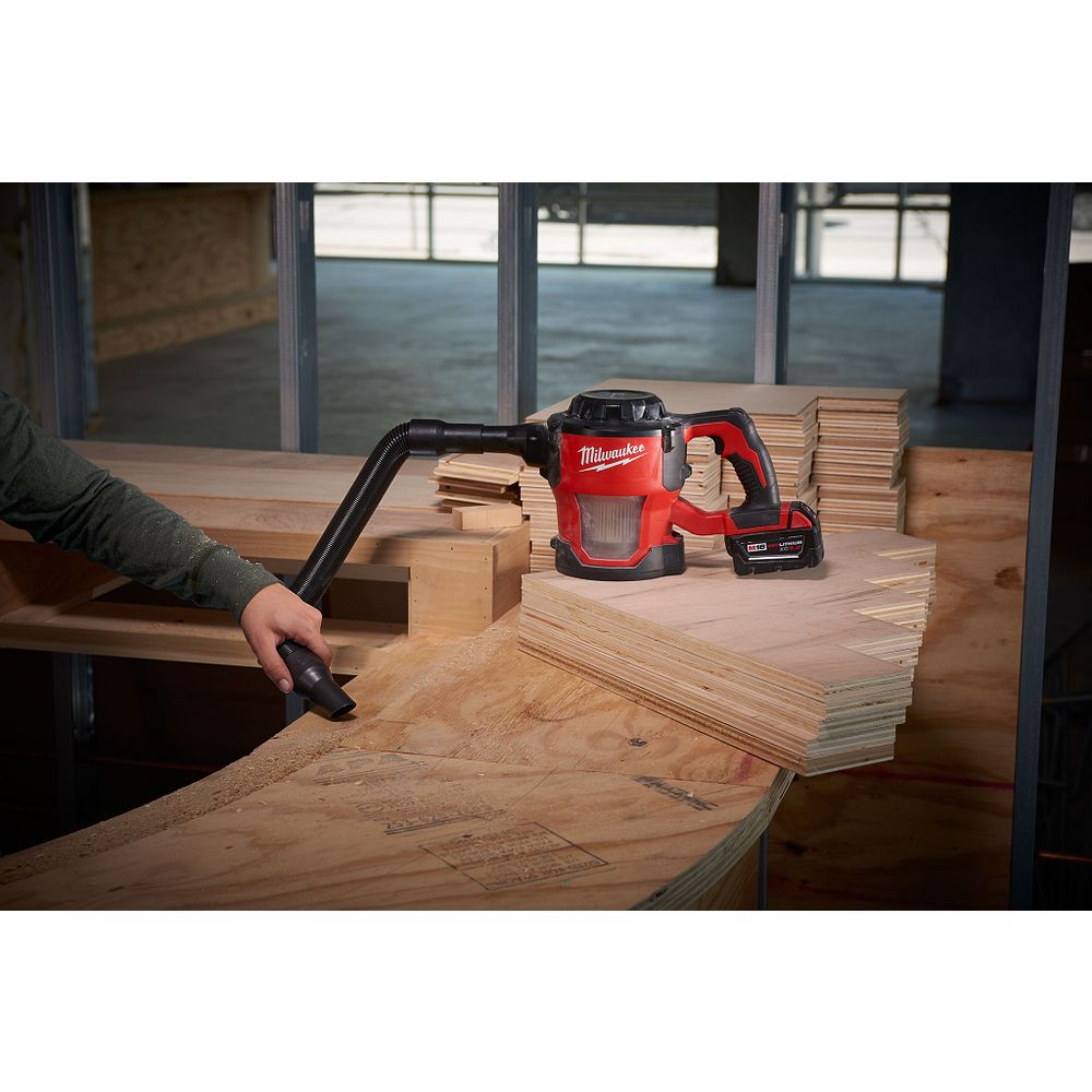 Milwaukee M18 Compact Vacuum