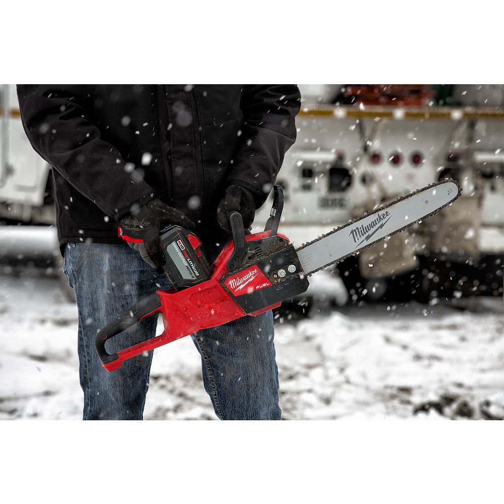 Milwaukee M18 Fuel 16" Chainsaw Kit